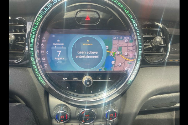 MINI Mini Electric Business Edition 33 kWh / Panoramadak / Leder / Keyless / 17'' / CarPlay / Navigatie / Stuur+Stoelverwarming / Cruise Control / LED Koplampen