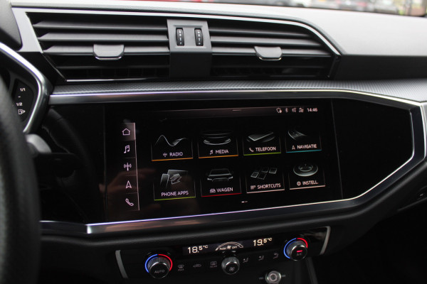 Audi Q3 35 TFSI Pro Line 3x S-Line / Navigatie / Half leder / 18'' / LED Koplampen / Parkeerhulp achter / Stoelverwarming / Cruise Control
