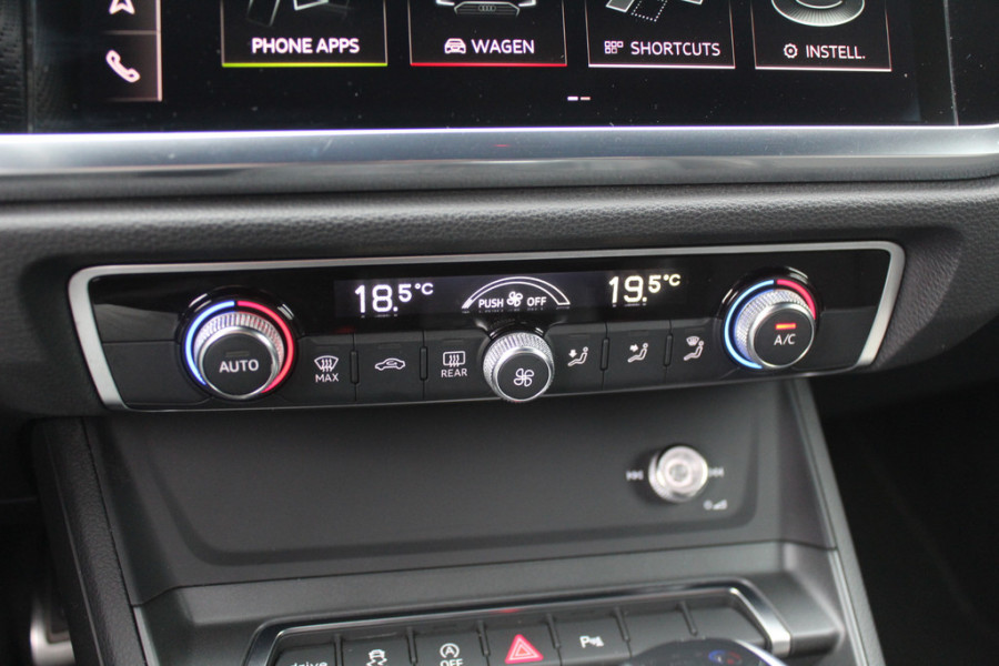 Audi Q3 35 TFSI Pro Line 3x S-Line / Navigatie / Half leder / 18'' / LED Koplampen / Parkeerhulp achter / Stoelverwarming / Cruise Control