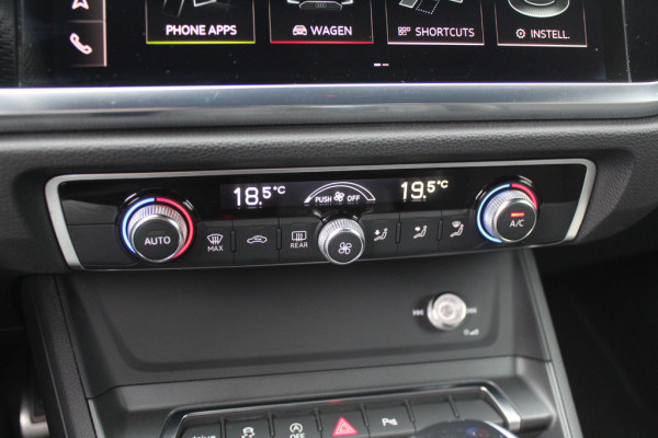 Audi Q3 35 TFSI Pro Line 3x S-Line / Navigatie / Half leder / 18'' / LED Koplampen / Parkeerhulp achter / Stoelverwarming / Cruise Control