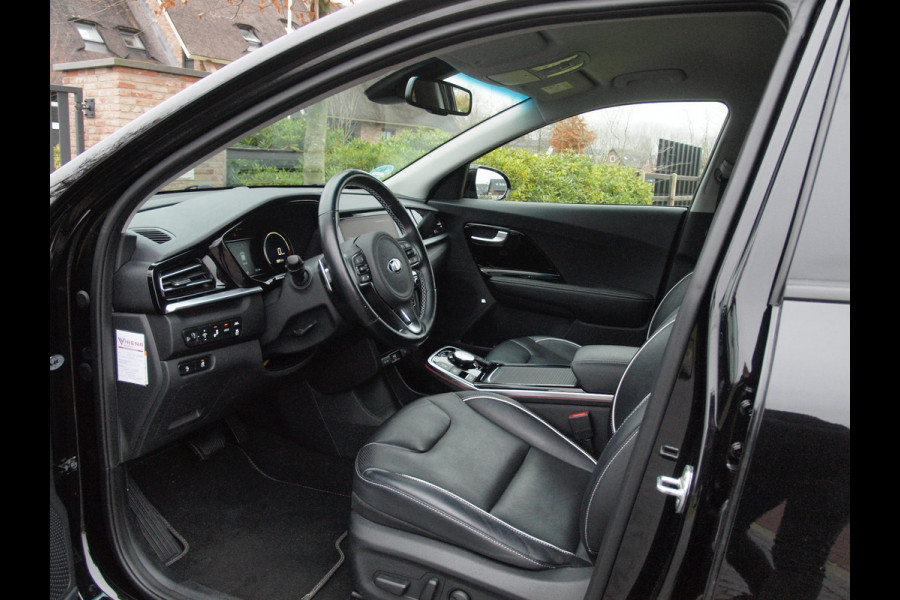 Kia e-Niro ExecutiveLine 64 kWh Facelift | 3 fase lader | Camera | Apple Carplay | JBL |
