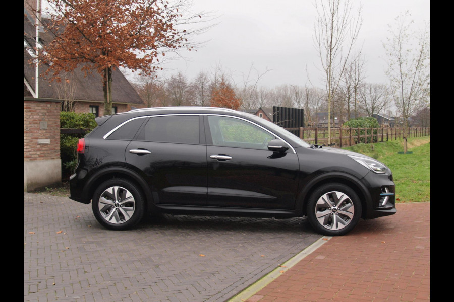 Kia e-Niro ExecutiveLine 64 kWh Facelift | 3 fase lader | Camera | Apple Carplay | JBL |