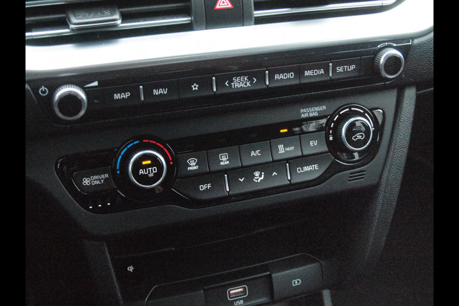 Kia e-Niro ExecutiveLine 64 kWh Facelift | 3 fase lader | Camera | Apple Carplay | JBL |