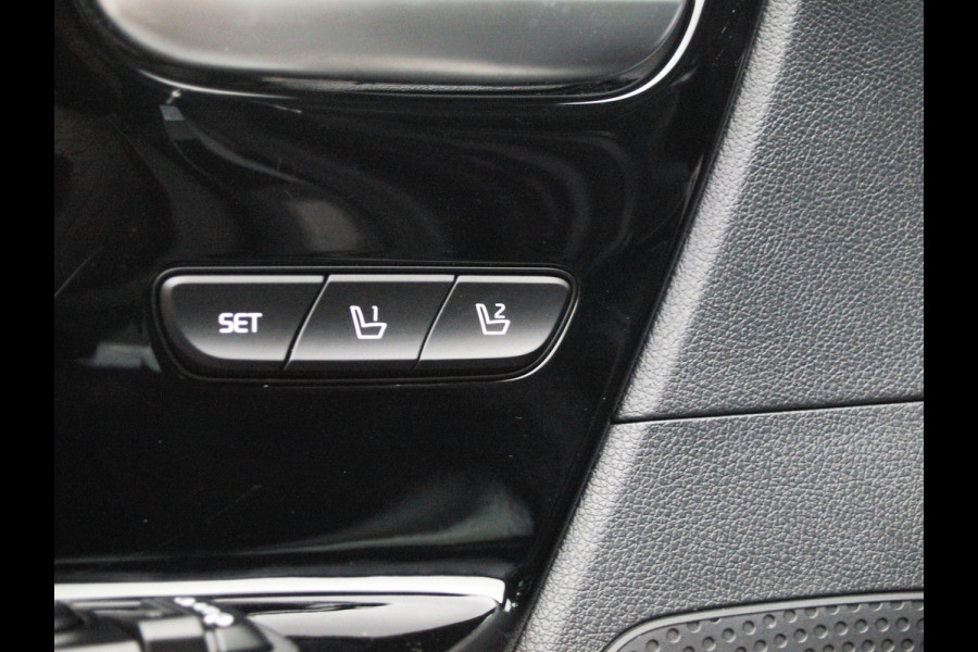 Kia e-Niro ExecutiveLine 64 kWh Facelift | 3 fase lader | Camera | Apple Carplay | JBL |