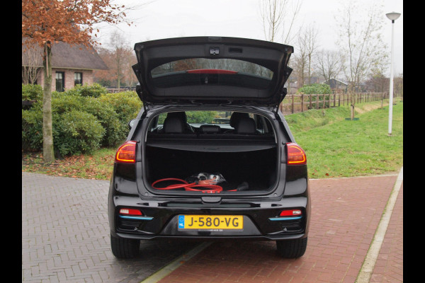 Kia e-Niro ExecutiveLine 64 kWh Facelift | 3 fase lader | Camera | Apple Carplay | JBL |