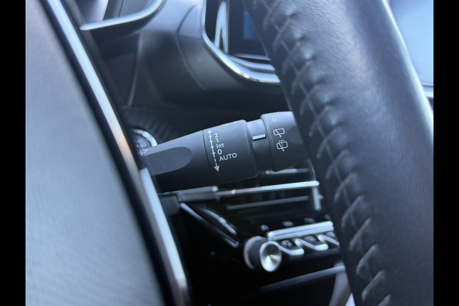 Peugeot 2008 1.2 PureTech Blue Lease Allure 1e Eigenaar,Camera,Navi,Clima,Cruise,Halfleder,6 Bak,Pdc V+A,Lm velgen,Apk tot 11-2026