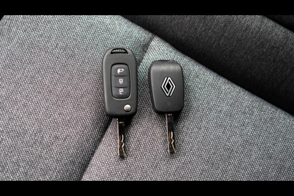 Renault Master T35 2.0 dCi 150 L3H2 Extra | Nieuw Model | Camera | Parkeersensoren | Apple Carplay | Navigatie