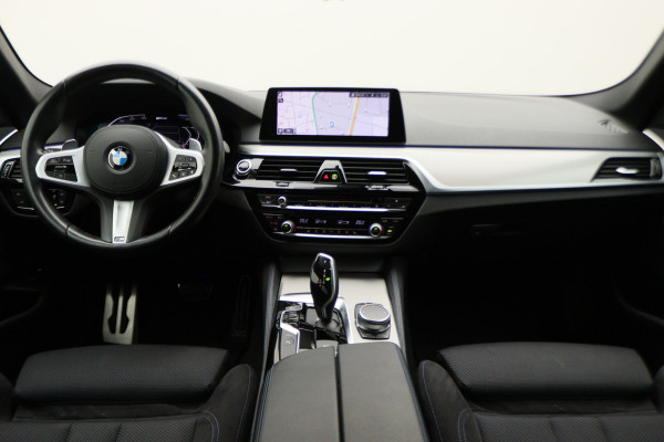 BMW 5 Serie 530e iPerformance High Executive M Sport Softclose, Head-Up, Apple Carplay, Camera, Keyless, Adapt. LED