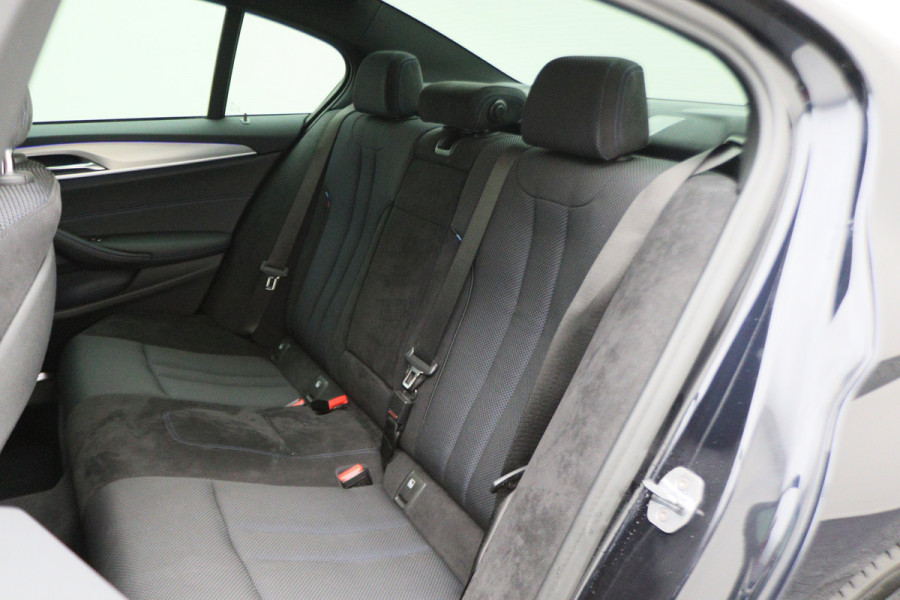BMW 5 Serie 530e iPerformance High Executive M Sport Softclose, Head-Up, Apple Carplay, Camera, Keyless, Adapt. LED