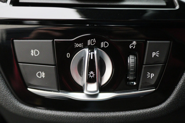 BMW 5 Serie 530e iPerformance High Executive M Sport Softclose, Head-Up, Apple Carplay, Camera, Keyless, Adapt. LED