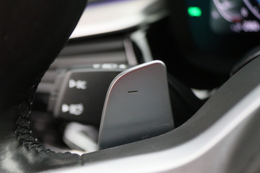 BMW 5 Serie 530e iPerformance High Executive M Sport Softclose, Head-Up, Apple Carplay, Camera, Keyless, Adapt. LED