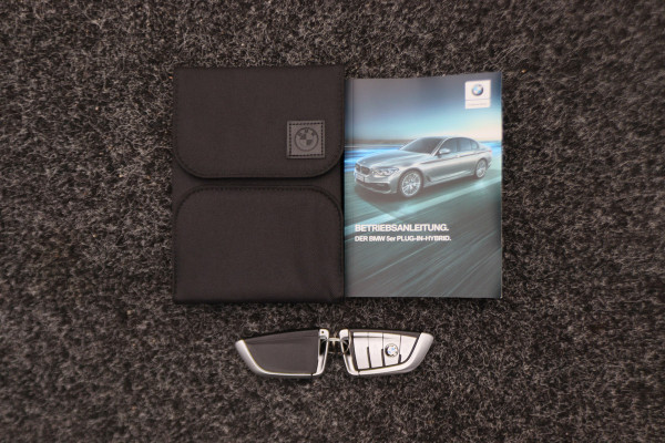 BMW 5 Serie 530e iPerformance High Executive M Sport Softclose, Head-Up, Apple Carplay, Camera, Keyless, Adapt. LED