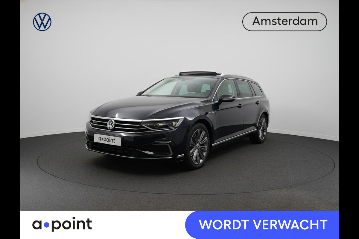 Volkswagen Passat Variant 1.4 TSI PHEV GTE Business 218 pk Automaat (DSG) | Verlengde garantie | Navigatie | Panoramadak | Trekhaak (wegklapbaar) | Parkeersensoren (Park assist) | Rondomzicht camera | Stoelverwarming v/a |