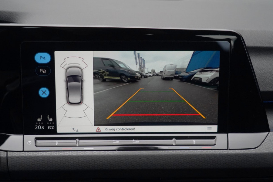 Volkswagen Golf 1.4 eHybrid GTE / Navigatie / Stoelverw. / Trekhaak / Pano / Stuurverw. / Camera / Side-Assist