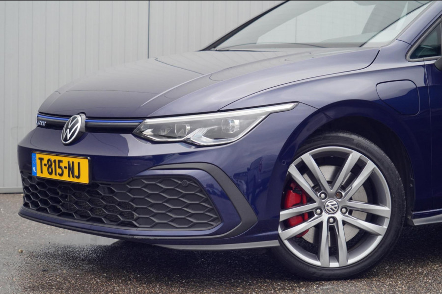 Volkswagen Golf 1.4 eHybrid GTE / Navigatie / Stoelverw. / Trekhaak / Pano / Stuurverw. / Camera / Side-Assist