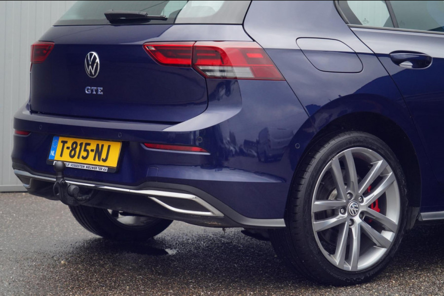 Volkswagen Golf 1.4 eHybrid GTE / Navigatie / Stoelverw. / Trekhaak / Pano / Stuurverw. / Camera / Side-Assist