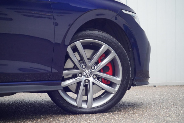 Volkswagen Golf 1.4 eHybrid GTE / Navigatie / Stoelverw. / Trekhaak / Pano / Stuurverw. / Camera / Side-Assist