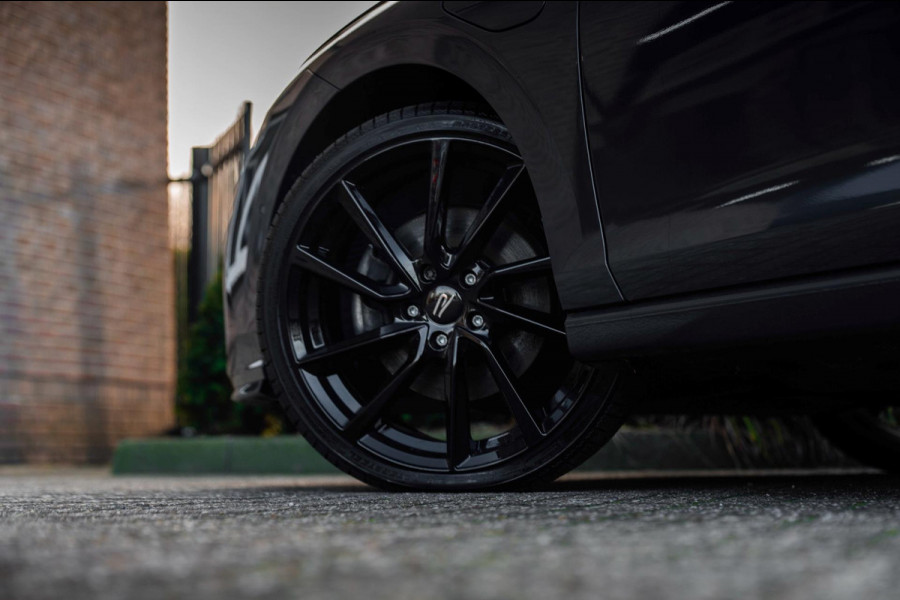 Volkswagen Golf 1.4 eHybrid Style 204 PK 1e Eig R-Line Adaptive Side-Assist Pano Massage 19''