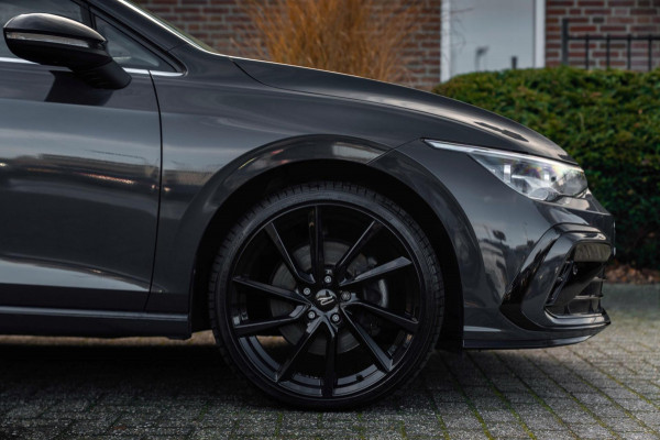 Volkswagen Golf 1.4 eHybrid Style 204 PK 1e Eig R-Line Adaptive Side-Assist Pano Massage 19''