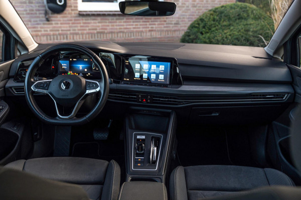 Volkswagen Golf 1.4 eHybrid Style 204 PK 1e Eig R-Line Adaptive Side-Assist Pano Massage 19''