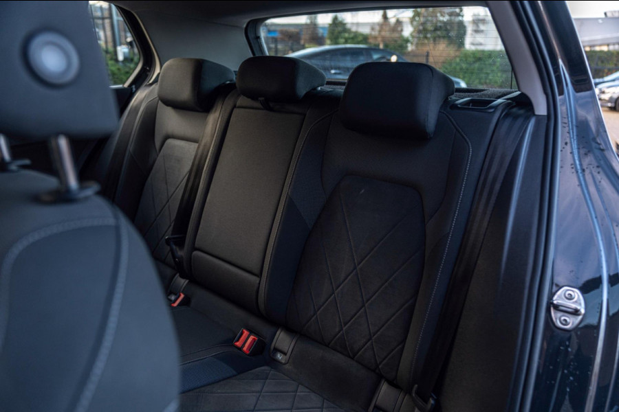 Volkswagen Golf 1.4 eHybrid Style 204 PK 1e Eig R-Line Adaptive Side-Assist Pano Massage 19''