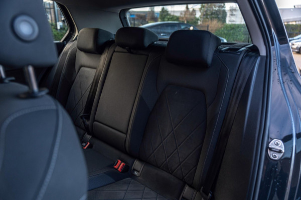 Volkswagen Golf 1.4 eHybrid Style 204 PK 1e Eig R-Line Adaptive Side-Assist Pano Massage 19''