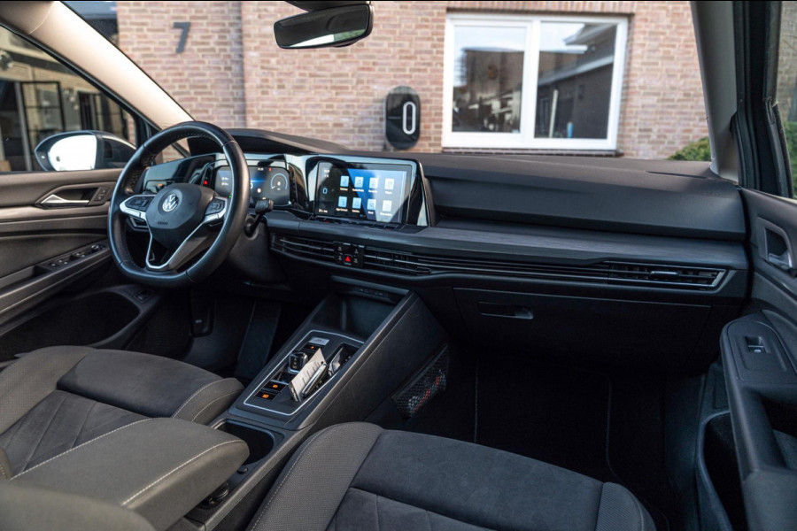 Volkswagen Golf 1.4 eHybrid Style 204 PK 1e Eig R-Line Adaptive Side-Assist Pano Massage 19''