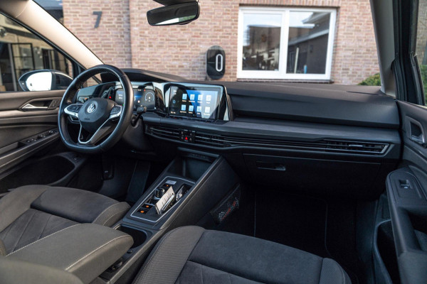 Volkswagen Golf 1.4 eHybrid Style 204 PK 1e Eig R-Line Adaptive Side-Assist Pano Massage 19''