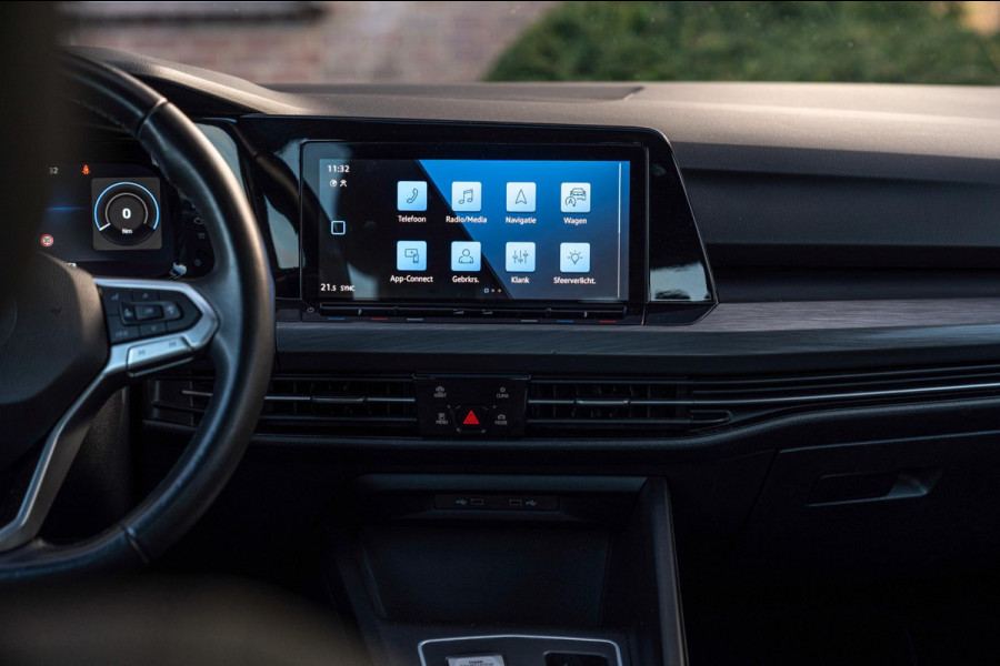 Volkswagen Golf 1.4 eHybrid Style 204 PK 1e Eig R-Line Adaptive Side-Assist Pano Massage 19''