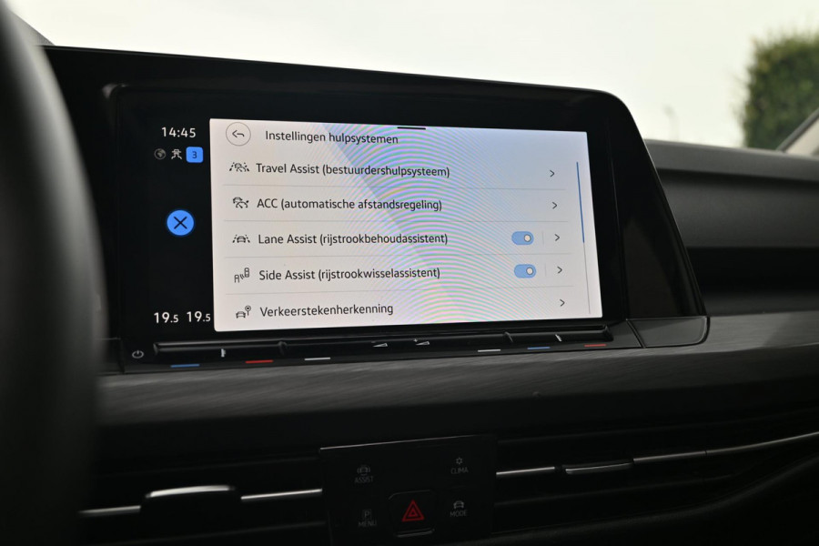 Volkswagen Golf 1.4 eHybrid Style 204 PK 1e Eig R-Line Adaptive Side-Assist Pano Massage 19''