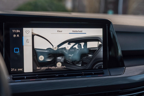 Volkswagen Golf 1.4 eHybrid Style 204 PK 1e Eig R-Line Adaptive Side-Assist Pano Massage 19''