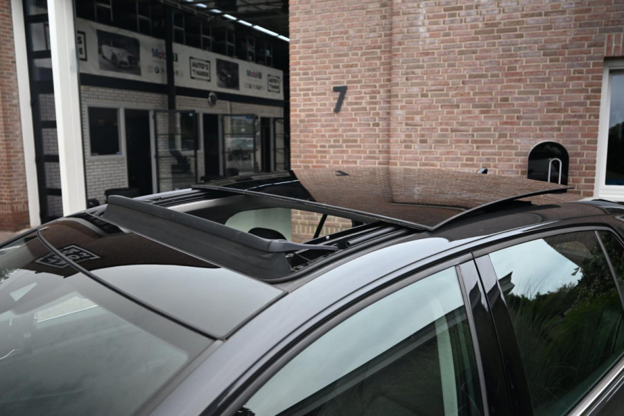 Volkswagen Golf 1.4 eHybrid Style 204 PK 1e Eig R-Line Adaptive Side-Assist Pano Massage 19''