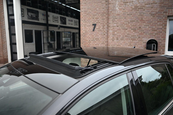 Volkswagen Golf 1.4 eHybrid Style 204 PK 1e Eig R-Line Adaptive Side-Assist Pano Massage 19''