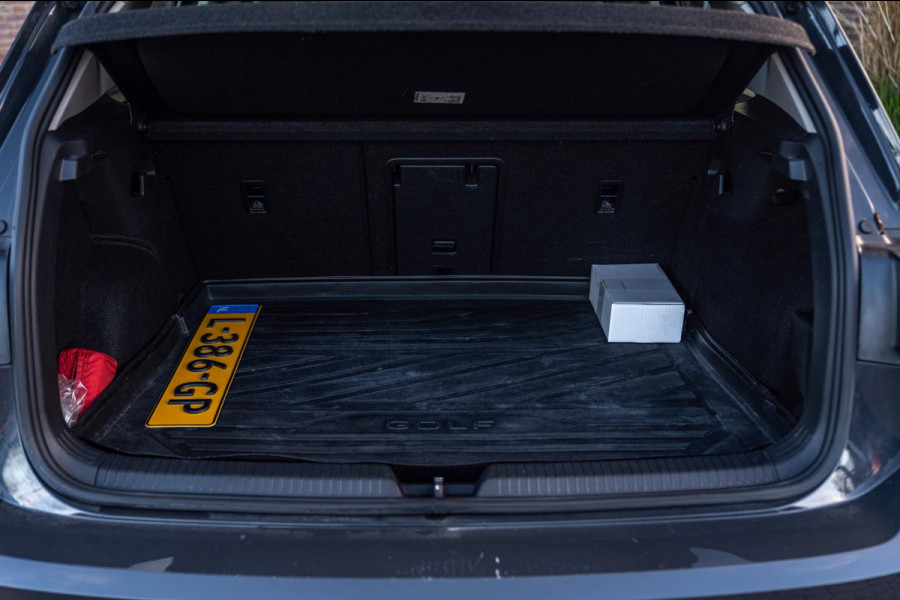 Volkswagen Golf 1.4 eHybrid Style 204 PK 1e Eig R-Line Adaptive Side-Assist Pano Massage 19''