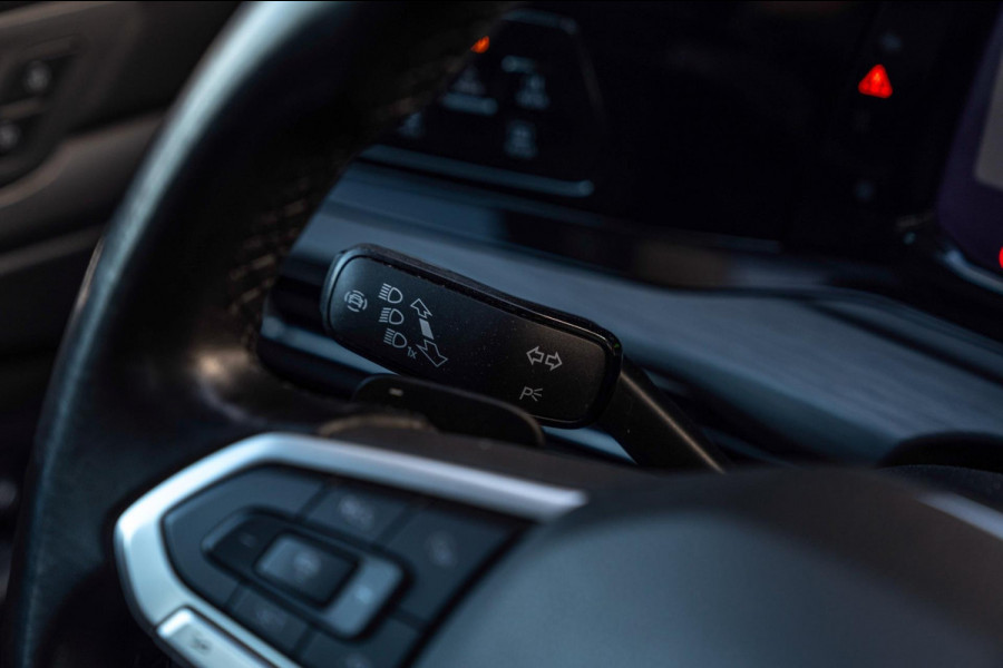 Volkswagen Golf 1.4 eHybrid Style 204 PK 1e Eig R-Line Adaptive Side-Assist Pano Massage 19''