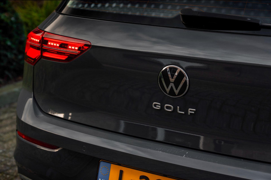 Volkswagen Golf 1.4 eHybrid Style 204 PK 1e Eig R-Line Adaptive Side-Assist Pano Massage 19''