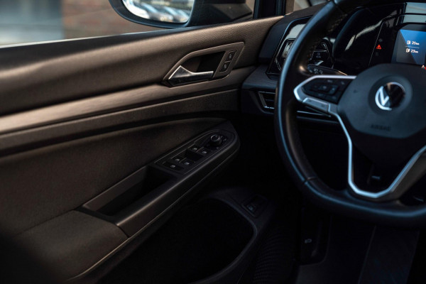 Volkswagen Golf 1.4 eHybrid Style 204 PK 1e Eig R-Line Adaptive Side-Assist Pano Massage 19''