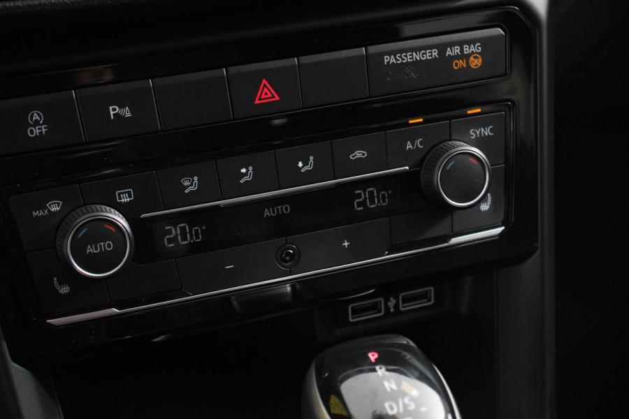 Volkswagen T-Cross 1.0 TSI 115pk DSG Life Plus Volkswagen T-Cross 1.0 TSI DSG Life Plus | Navigatie | Apple Carplay/ Android Auto | Climate Control | Adaptive Cruise Control | Lane/Side Assist | Camera | Stoelverwarming |