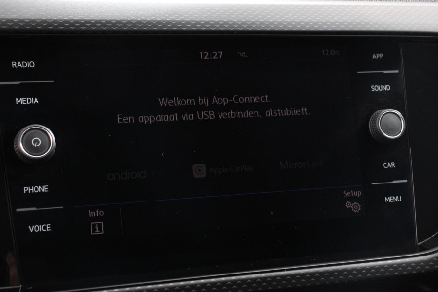 Volkswagen T-Cross 1.0 TSI 115pk DSG Life Plus Volkswagen T-Cross 1.0 TSI DSG Life Plus | Navigatie | Apple Carplay/ Android Auto | Climate Control | Adaptive Cruise Control | Lane/Side Assist | Camera | Stoelverwarming |