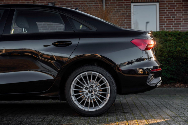 Audi A3 Limousine 30 TFSI Business Edition 110 PK Aut. Adaptive Virtual Keyless Stoelverwarming 17''