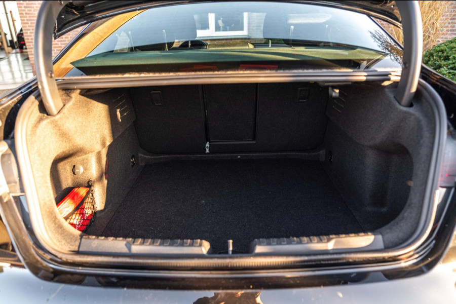 Audi A3 Limousine 30 TFSI Business Edition 110 PK Aut. Adaptive Virtual Keyless Stoelverwarming 17''