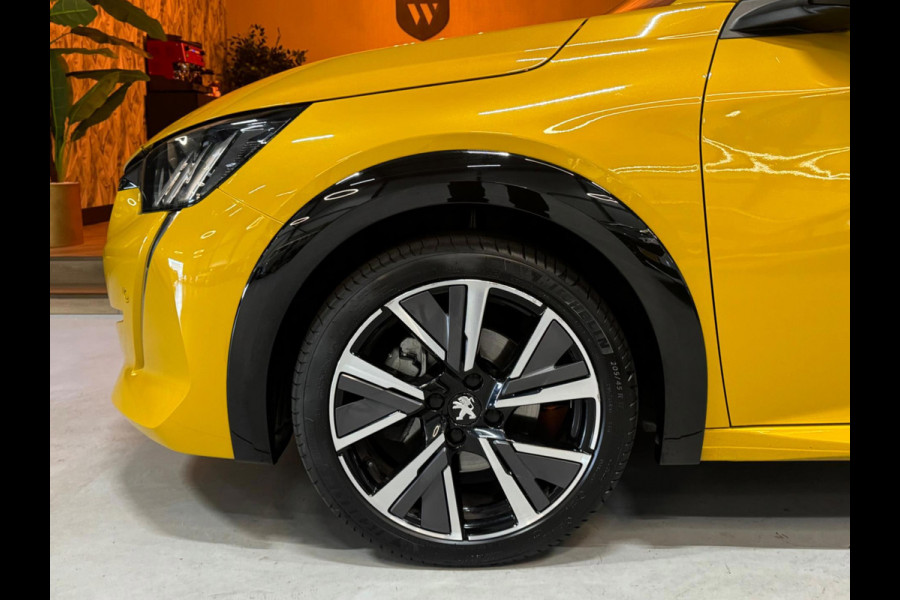 Peugeot 208 1.2 PureTech GT-Line Sport 131PK Garantie Carplay Sfeer LED Camera Cruise Clima Navi Rijklaar