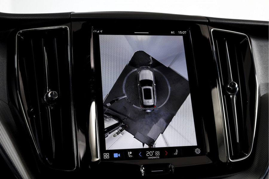 Volvo XC60 2.0 T6 Plug-in hybrid AWD Plus Black Edition | S/K-Panodak | Dig. Cockpit | Adapt. Cruise | Memory Stoelen | Elek. Klep | Stoel-+stuurverw. | 360 Camera | NAV+App. Connect | ECC | LM 21" | 2762