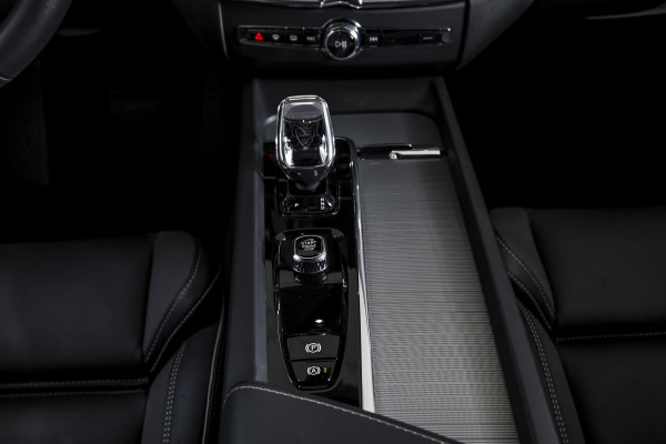 Volvo XC60 2.0 T6 Plug-in hybrid AWD Plus Black Edition | S/K-Panodak | Dig. Cockpit | Adapt. Cruise | Memory Stoelen | Elek. Klep | Stoel-+stuurverw. | 360 Camera | NAV+App. Connect | ECC | LM 21" | 2762