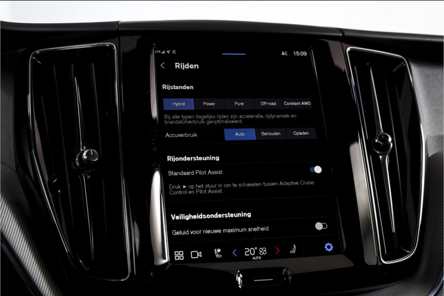 Volvo XC60 2.0 T6 Plug-in hybrid AWD Plus Black Edition | S/K-Panodak | Dig. Cockpit | Adapt. Cruise | Memory Stoelen | Elek. Klep | Stoel-+stuurverw. | 360 Camera | NAV+App. Connect | ECC | LM 21" | 2762