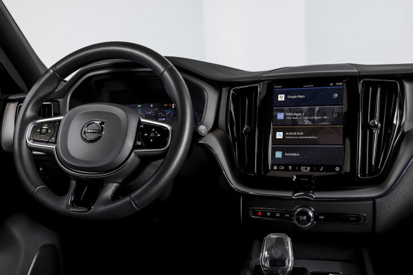 Volvo XC60 2.0 T6 Plug-in hybrid AWD Plus Black Edition | S/K-Panodak | Dig. Cockpit | Adapt. Cruise | Memory Stoelen | Elek. Klep | Stoel-+stuurverw. | 360 Camera | NAV+App. Connect | ECC | LM 21" | 2762