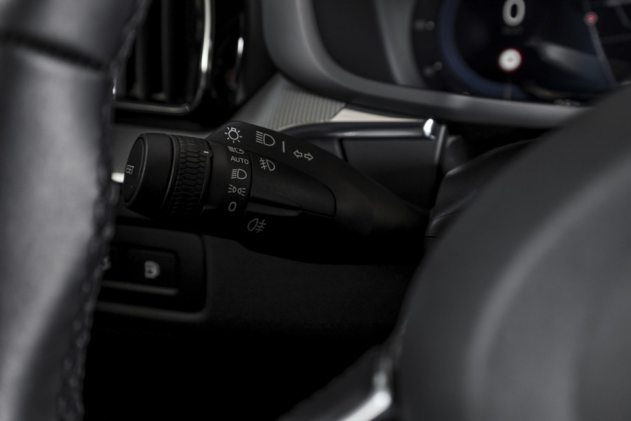 Volvo XC60 2.0 T6 Plug-in hybrid AWD Plus Black Edition | S/K-Panodak | Dig. Cockpit | Adapt. Cruise | Memory Stoelen | Elek. Klep | Stoel-+stuurverw. | 360 Camera | NAV+App. Connect | ECC | LM 21" | 2762