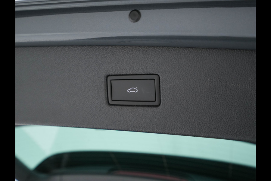 Volkswagen Tiguan 1.4 TSI R-Line Business+ (Plug-in) (INCL-BTW) Aut. *PANO | FULL-LED | ADAPTIVE-CRUISE | DIGI-COCKPIT | HEATED-COMFORTSEATS | NAV-FULLMAP | DAB+ | TOWBAR | PRIVACY-GLASS | ECC | PDC | 19''ALU