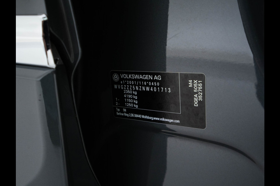 Volkswagen Tiguan 1.4 TSI R-Line Business+ (Plug-in) (INCL-BTW) Aut. *PANO | FULL-LED | ADAPTIVE-CRUISE | DIGI-COCKPIT | HEATED-COMFORTSEATS | NAV-FULLMAP | DAB+ | TOWBAR | PRIVACY-GLASS | ECC | PDC | 19''ALU