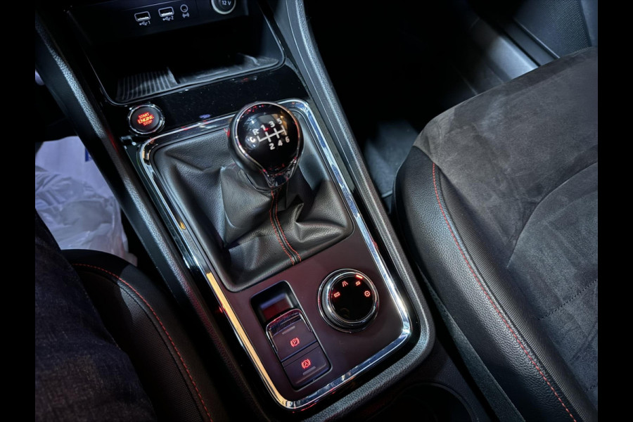 Seat Ateca 1.5 TSI FR Business Intense Garantie Trekhaak 360 Camera Carplay Beats Virtual Dash Sfeer Cruise Navi Clima Rijklaar